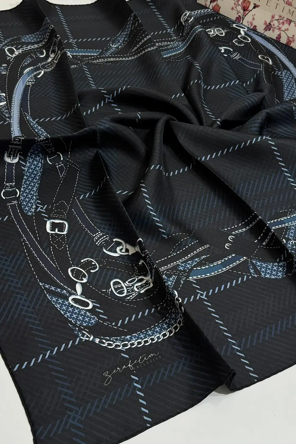 Zerafetim Exclusive Twill İpek Eşarp Koyu Lacivert, Ekose Kareli