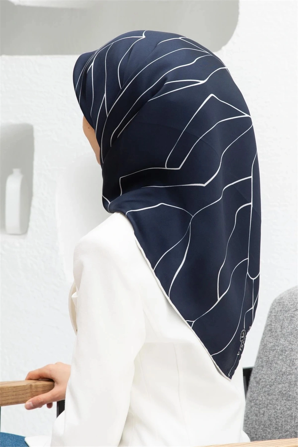 Vissona Twill İpek Eşarp Lacivert, Krem