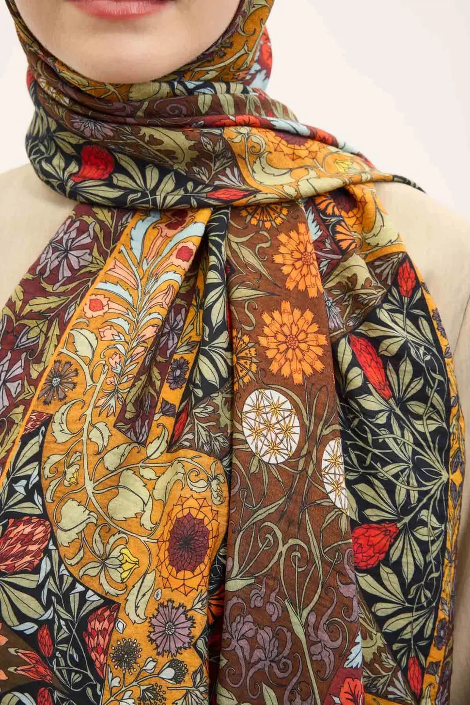 Silk Home Urban Hours Floral Motif Desen Koyu Acı Kahve Mayda Şal 190x70