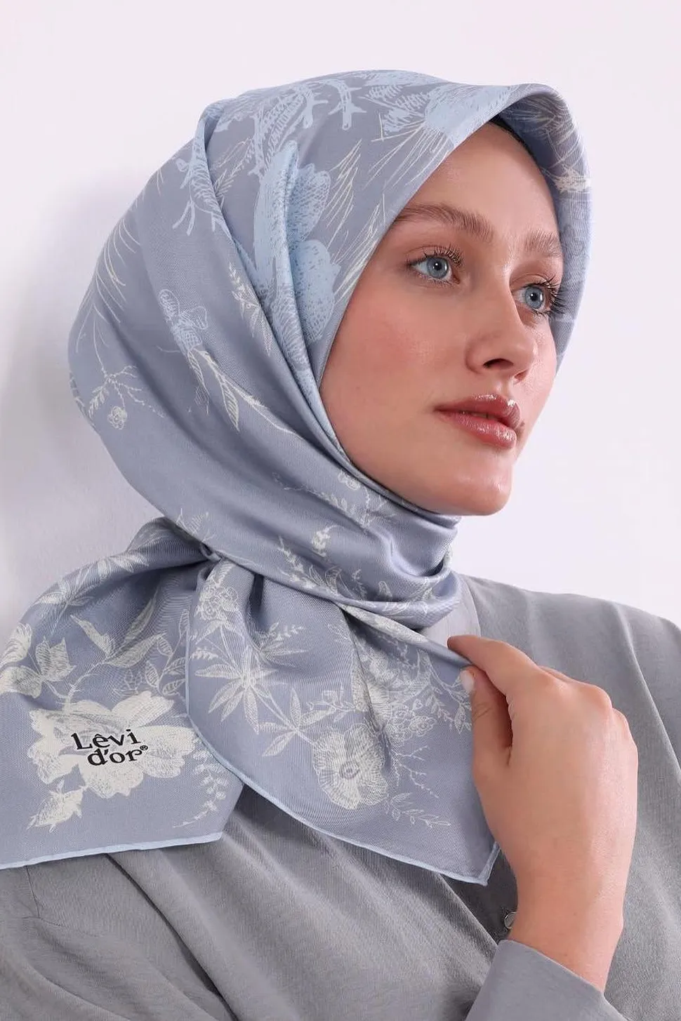 Levidor Twill İpek Eşarp Mavi Soyut Gül Desen