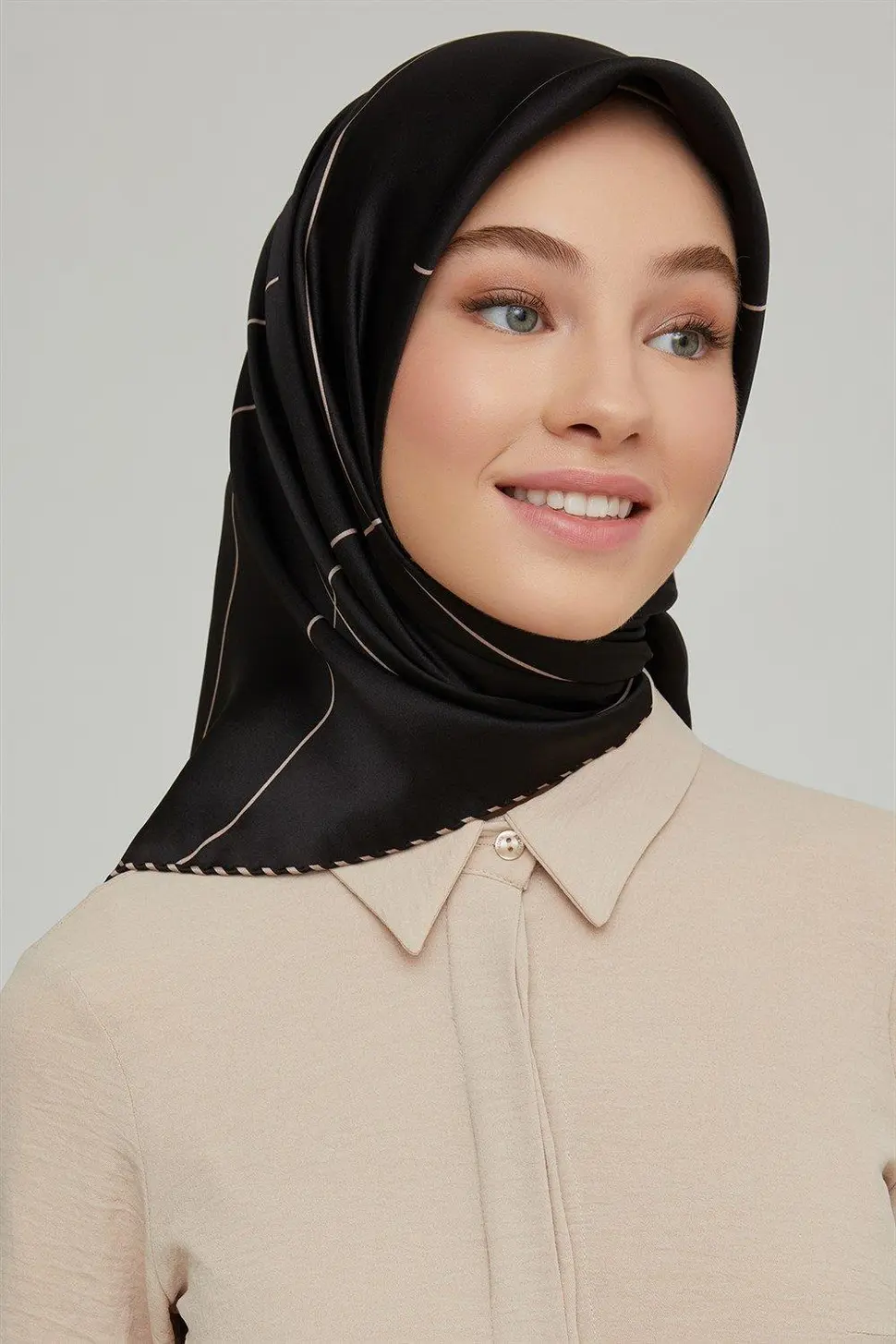 Armine Sura İpek Eşarp Nostalji Siyah, Vizon
