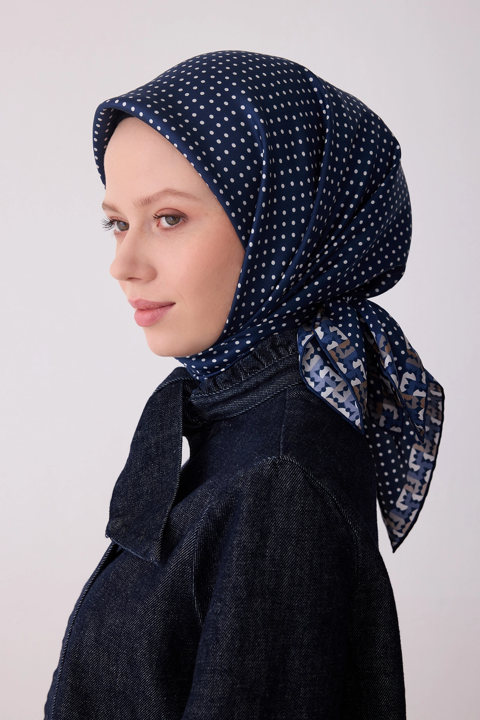 Belli Twill İpek Eşarp 4326-86 Puantiyeli, Lacivert, Krem, Vizon