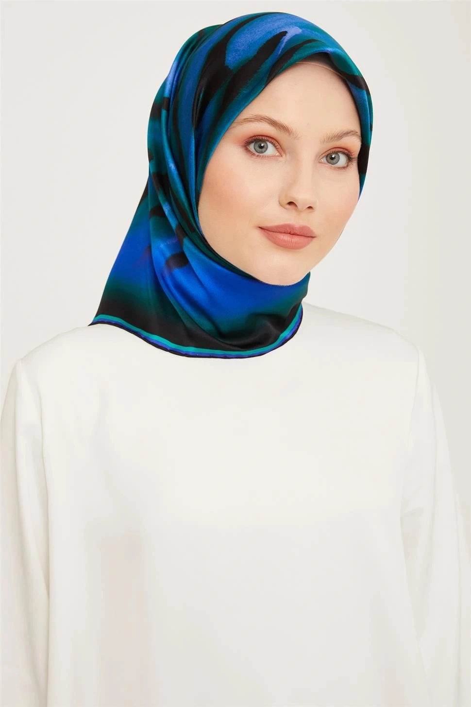 Armine Sura İpek Eşarp Siyah, Morcivert, Yeşil