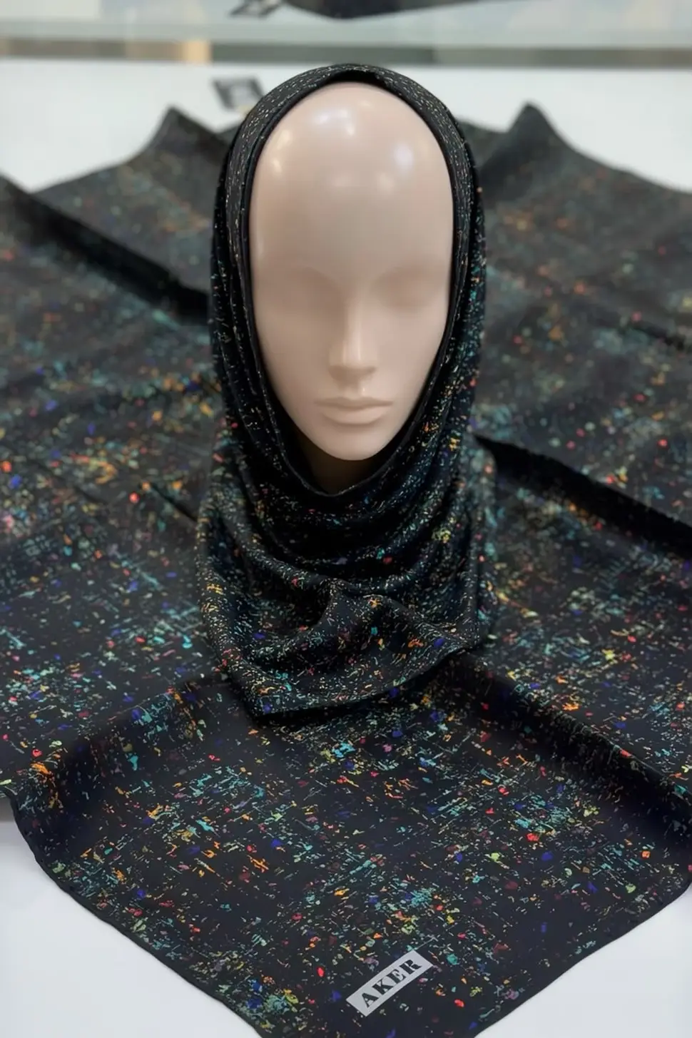 Aker Sura İpek Eşarp Siyah Batik Desen