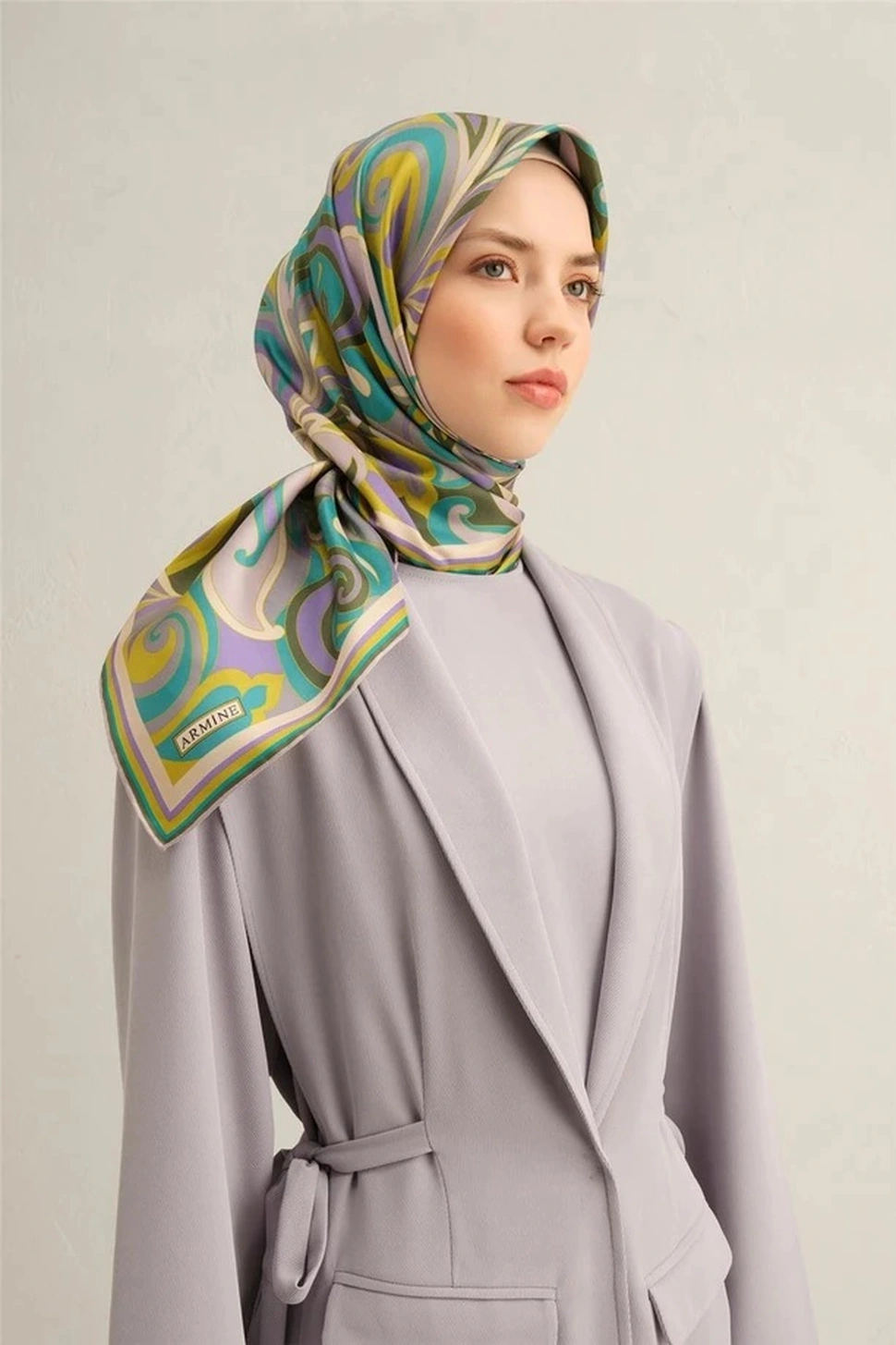Armine Sura İpek Eşarp Fıstık Yeşili