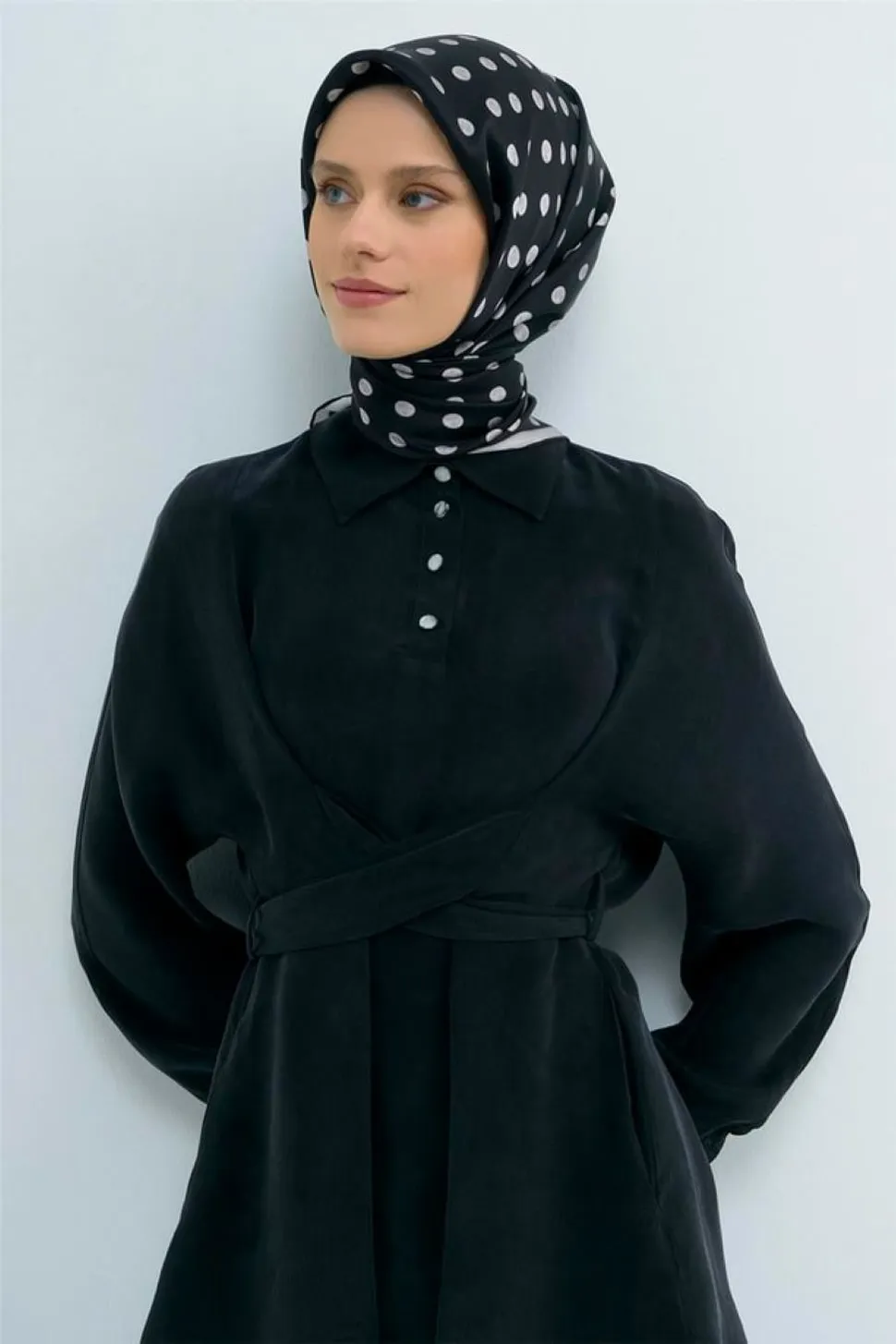 Armine Sura İpek Eşarp Siyah, Gri, Puantiyeli
