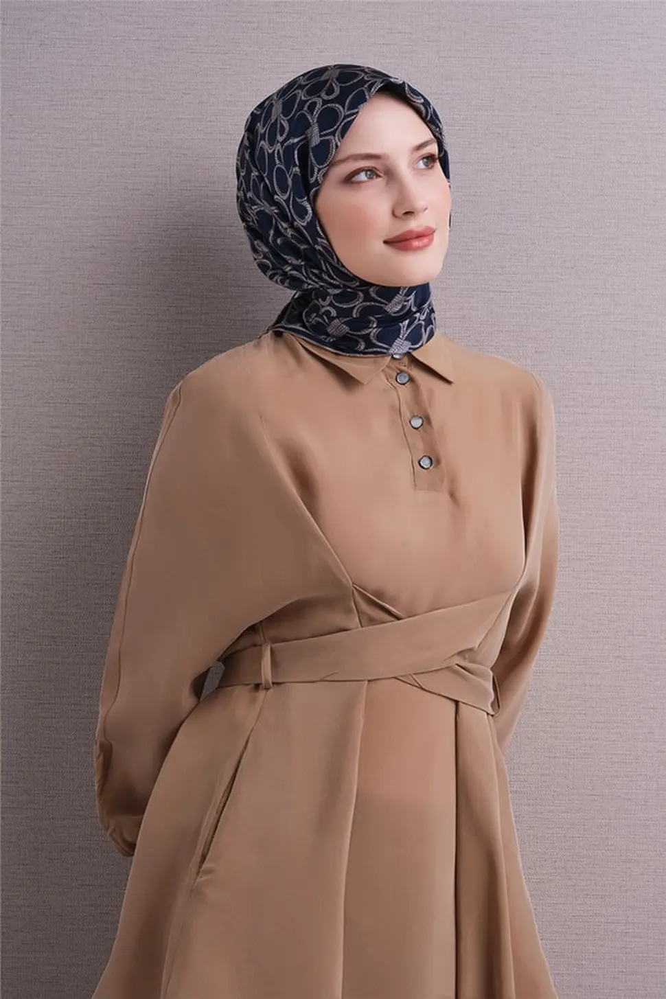 Armine Sura İpek Eşarp Lacivert