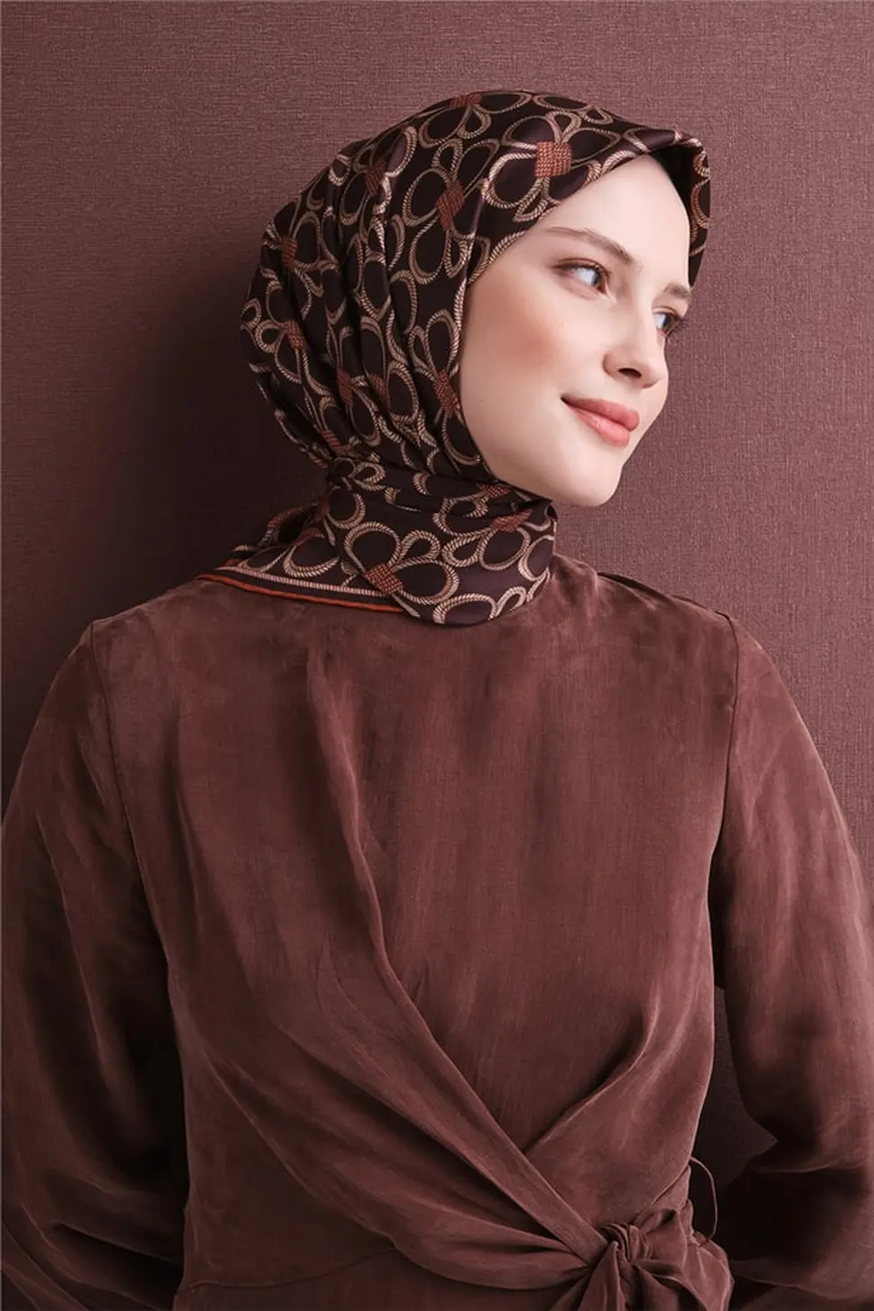 Armine Sura İpek Eşarp Kahverengi