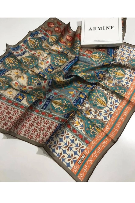 Armine Sura İpek Eşarp