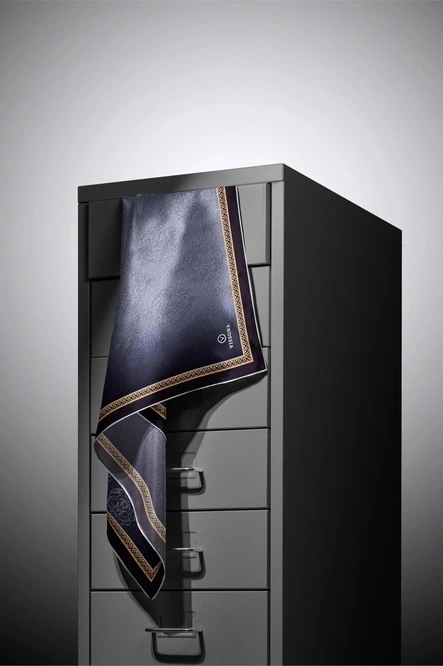 Vissona Twill İpek Eşarp Siyah, Gümüş, Barok Desenli