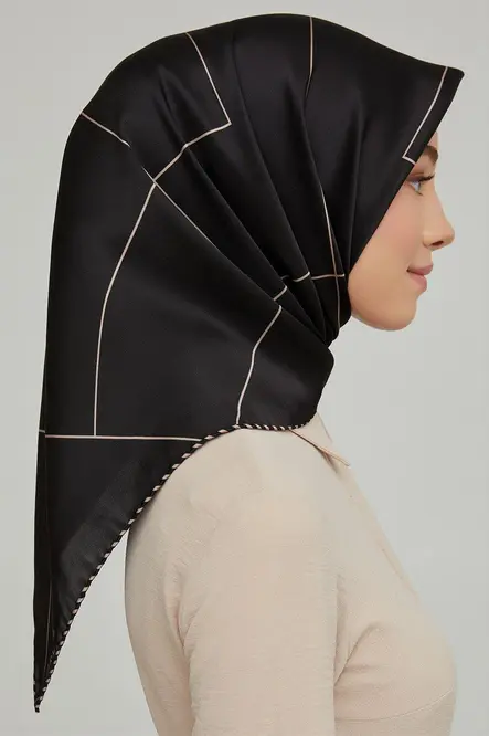 Armine Sura İpek Eşarp