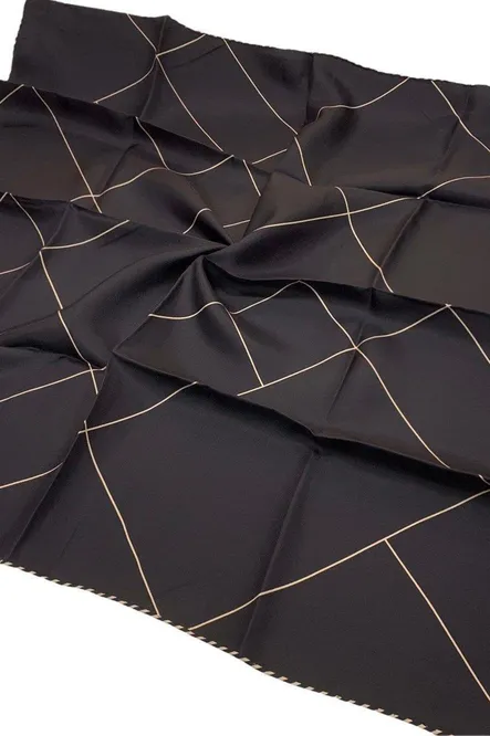 Armine Sura İpek Eşarp