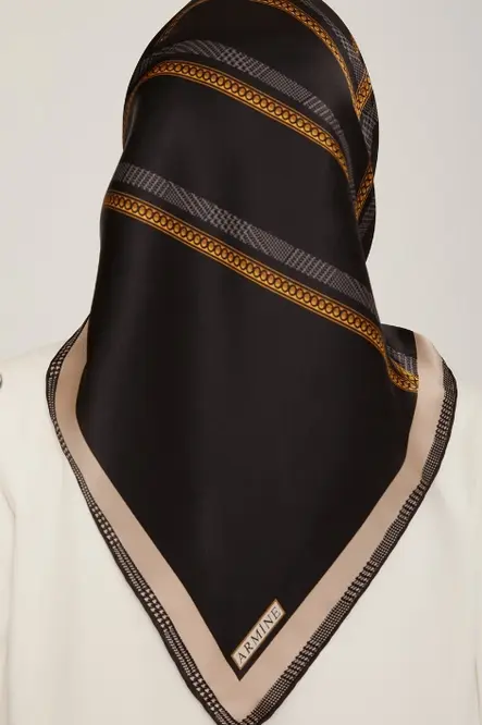 Armine Sura İpek Eşarp