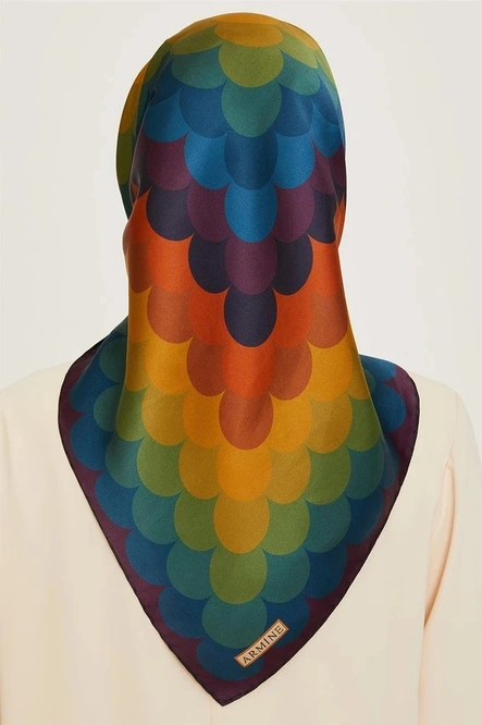 Armine Sura İpek Eşarp