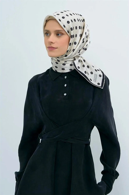 Armine Sura İpek Eşarp Krem, Siyah, Puantiyeli