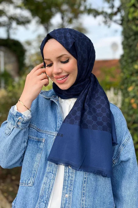 Aker Elegance Monogram Şal 1090100-921